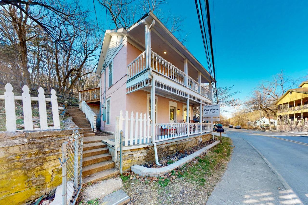 The Pink House On Main - Lower Eureka Springs Bagian luar foto